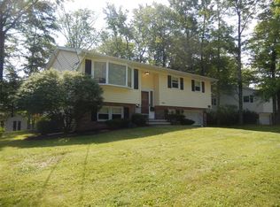 1010 Southern Pines Dr, Endwell, NY 13760