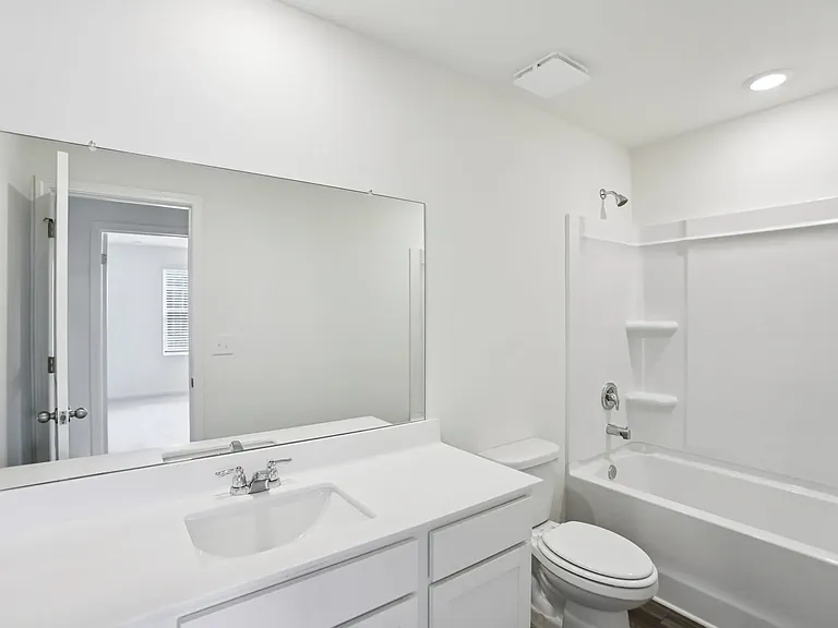 27 Crescent Blvd — Photo 20