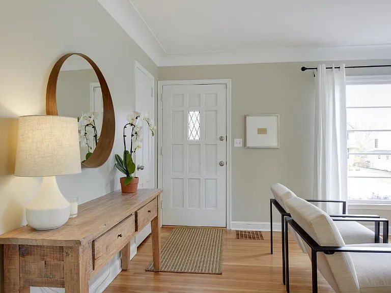 5928 Kellogg Ave — Photo 2