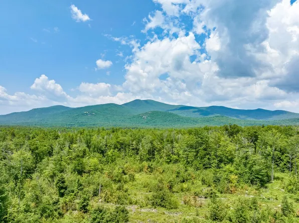 24 Ridge Field Road, Tuftonboro, NH 03816