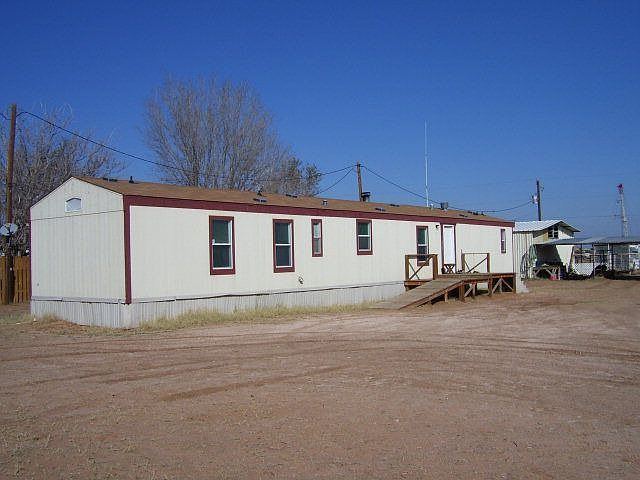 1st image of 852 N Avenue E