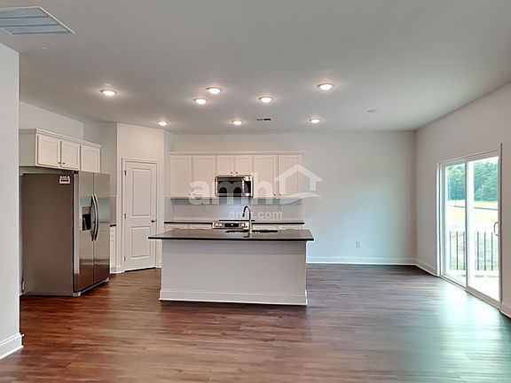 5th image of 163 Pecan Dr