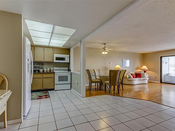 4th image of 800 S Gulfview Blvd APT 701