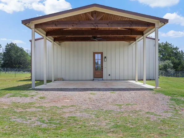 1371 Private Road 2051, Giddings, TX 78942