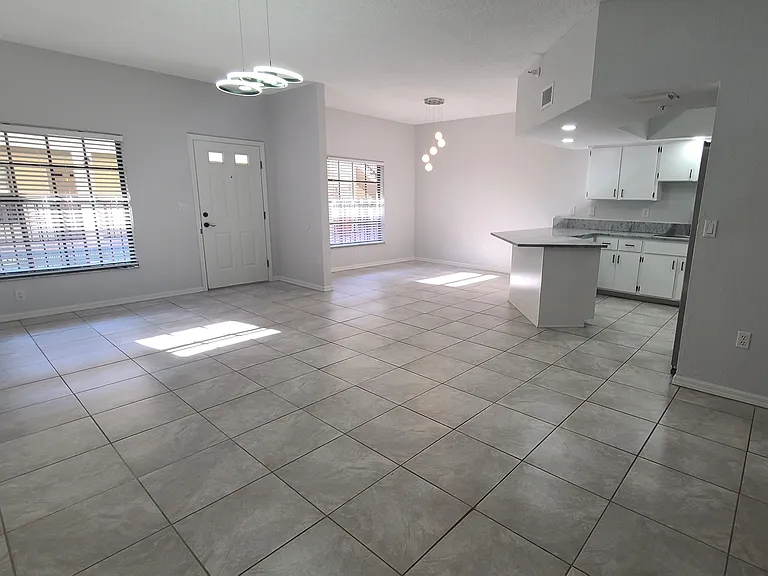 10490 Chalmer St #14 — Photo 4
