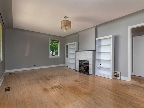 3rd image of 5213 N 48th St