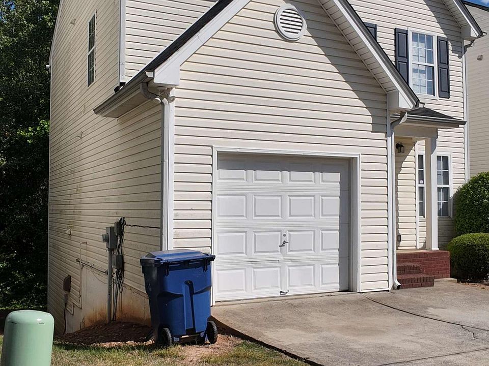 1st image of 429 Village Bluff Dr