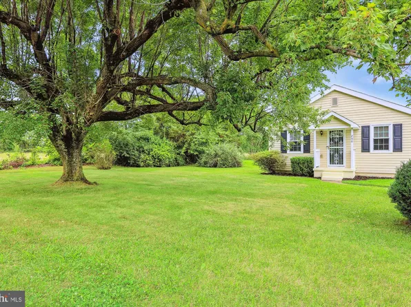 208 Hollywood Farm Rd, Fredericksburg, VA 22405