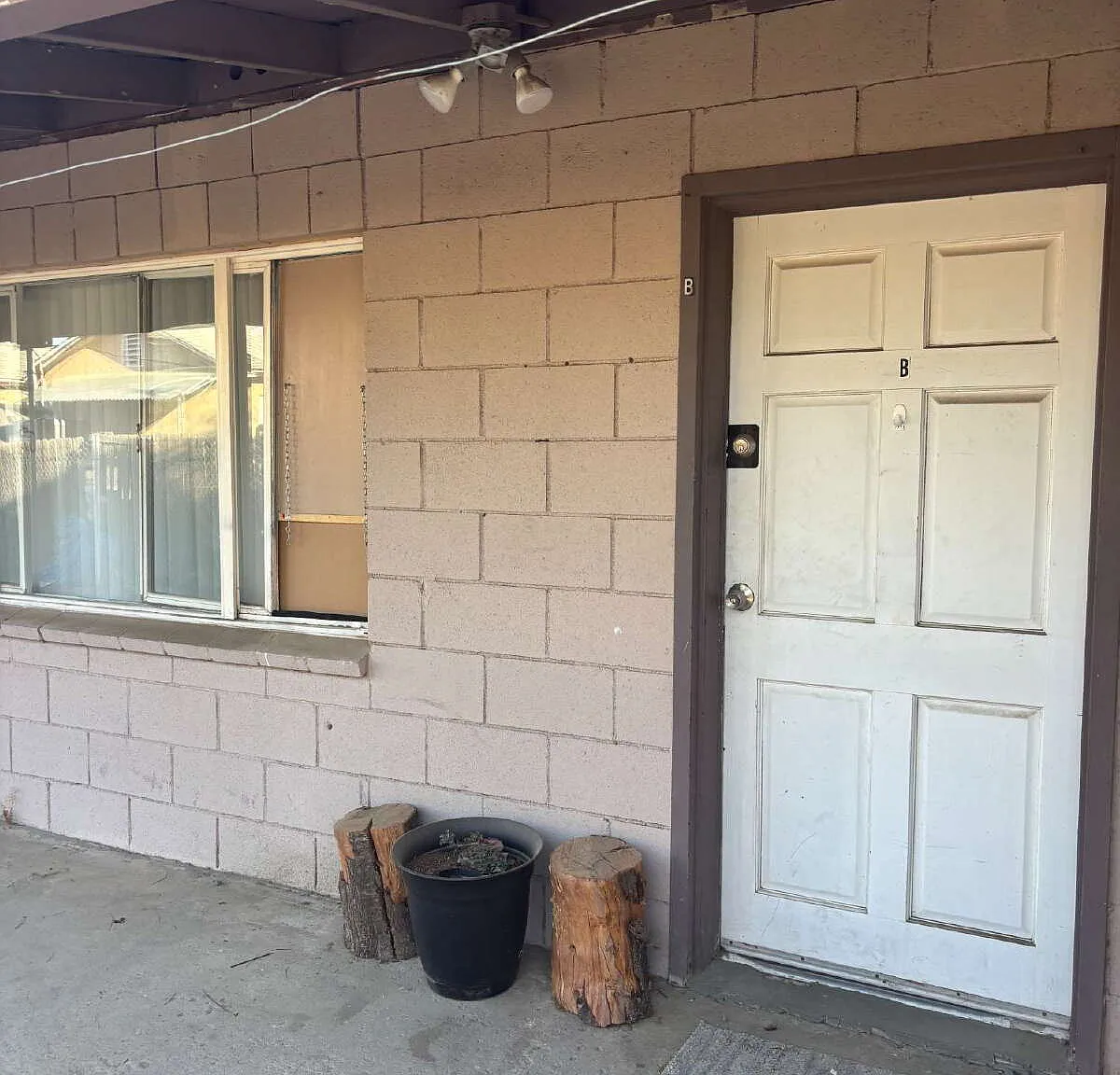 342 Fremont St — Photo 2