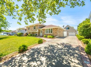 1707 Corregidor St, Joliet, IL 60435