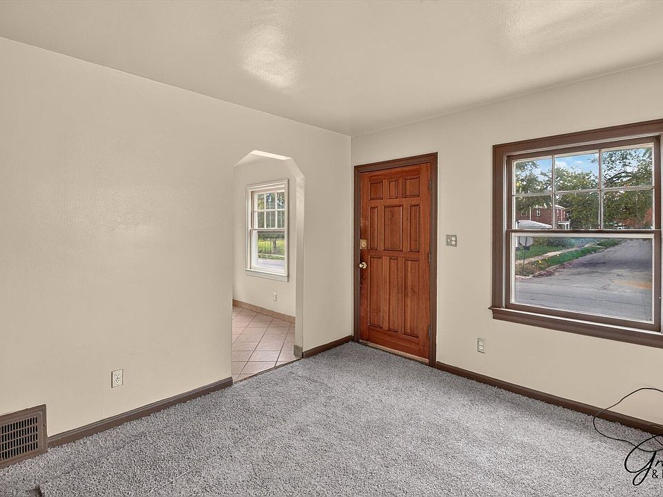 8865 Mansfield St, photo 4