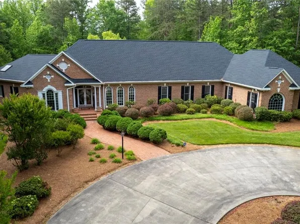 4108 Ryan Way S, Winston Salem, NC 27106