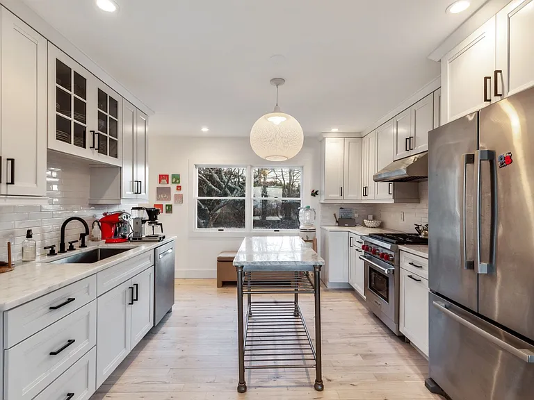 100 Old West Lake Dr — Photo 10