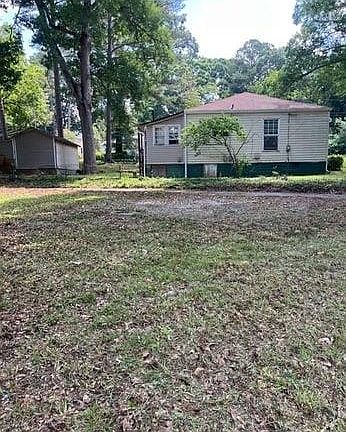 3rd image of 2019 Connally Dr #7B