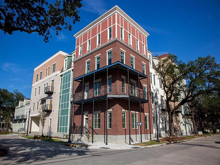 Bienville Basin Apartments — Photo 26