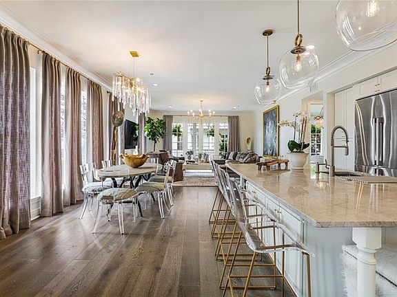 3rd image of 2075 Lakeshore Dr #D-13