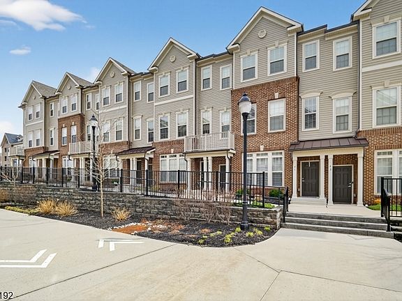 5th image of 29 Robeson St