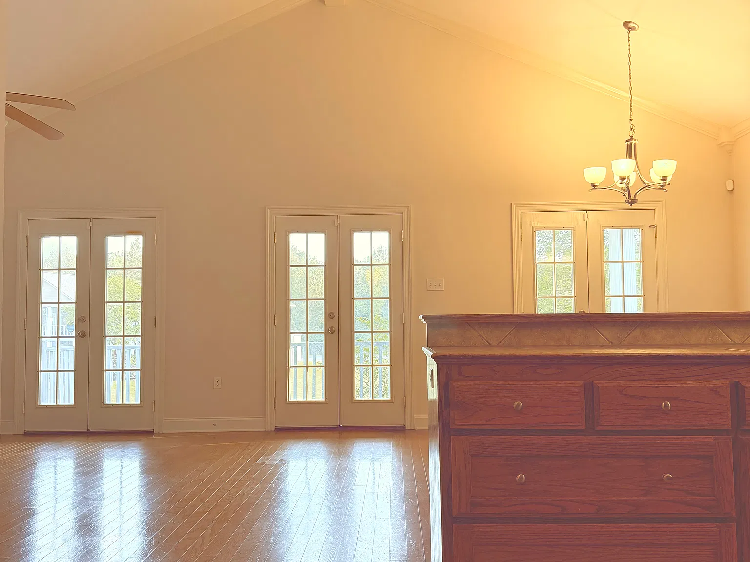 3 bed, 1395 sqft, $1,800 — Photo 4