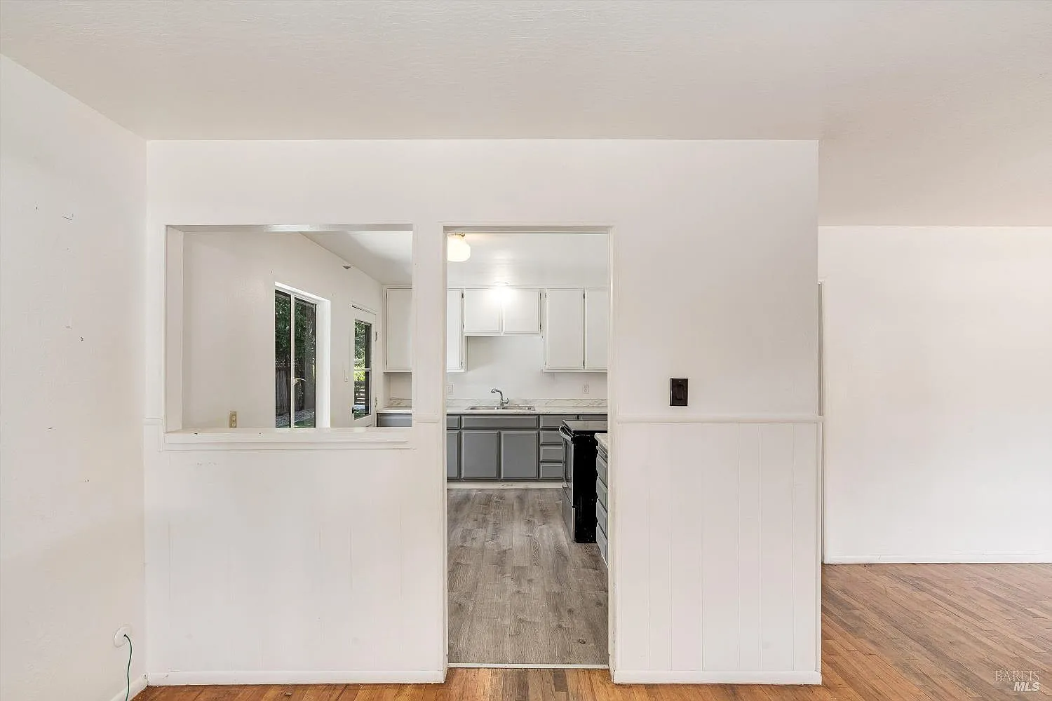 1155 Hudson Avenue - Photo 12