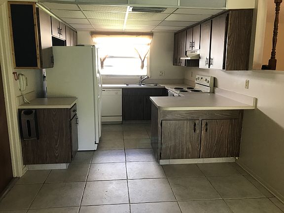 5th image of 3806 Lake Grove Ct