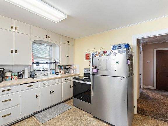 3rd image of 716 W 8th Ave