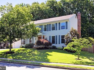 9101 Fox Lair Dr, Burke, VA 22015