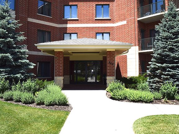 2nd image of 845 E 22nd St APT 305