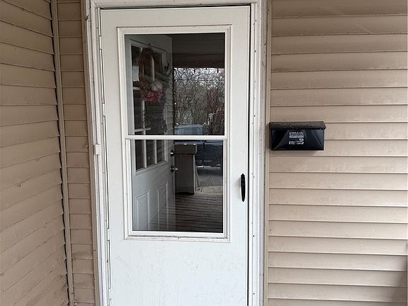 3rd image of 18 Monroe St