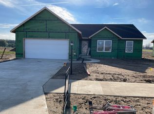 18488 Barrington Dr, New Paris, IN 46553