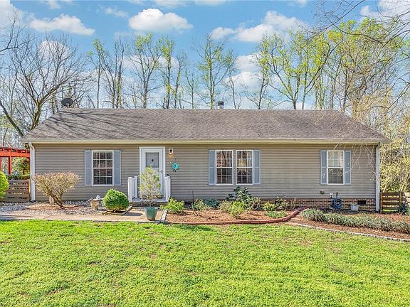 2nd image of 741 Willis Rd