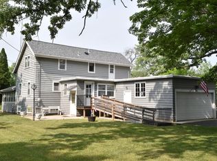 833 N Riverside Dr, Silver Lake, WI 53170