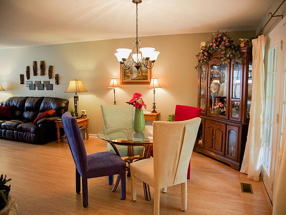 3rd image of 8701 Olde Colony Trl APT 51