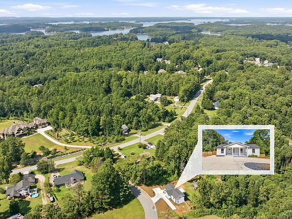 5th image of 5875 Maple Creek Dr