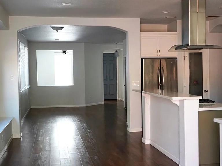 108 Robinson Ct — Photo 4