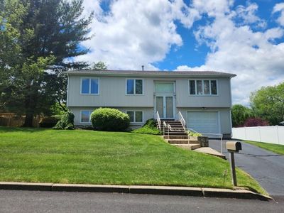 111 Village Ave, Cranston, RI, 02920