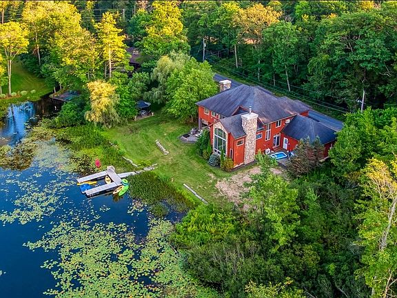 5th image of 52 Ridge Runner Rd