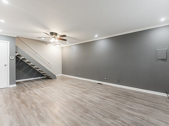 3rd image of 327 Georgetown Ct Unit B