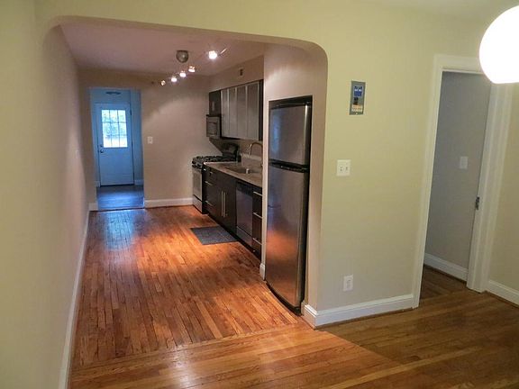 4th image of 3310 Mount Vernon Ave