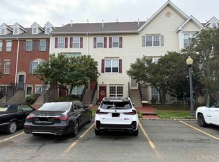 134 Cottonwood St, Jersey City, NJ 07305