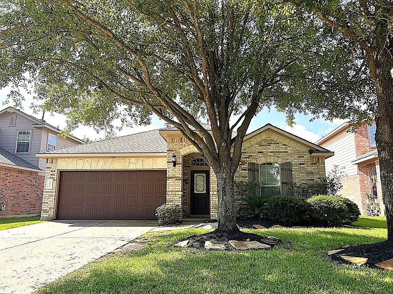 7031 Windy Run Ct — Photo 1