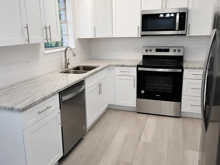 503 Tall Pines St — Photo 4