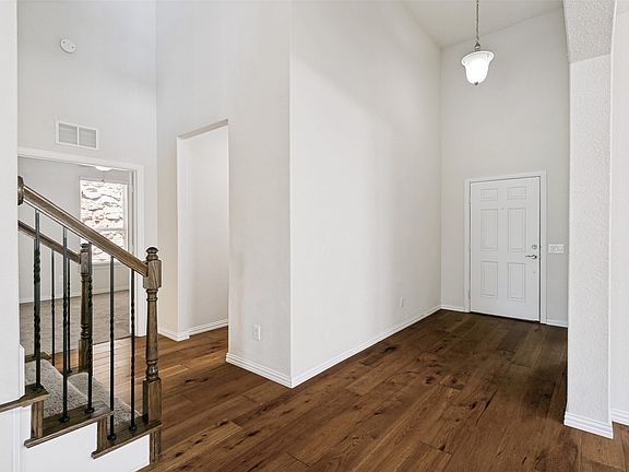 4th image of 211 Copper Canyon Dr