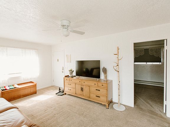4th image of 725 S College Ave #1