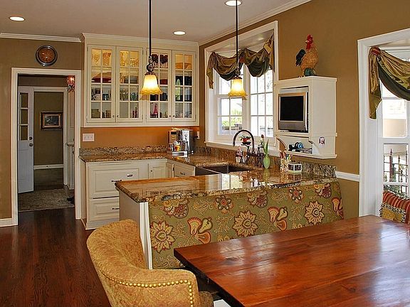 Fabulous Gourmet Kitchen with Informal Dining & a Big Separate Pantry Room