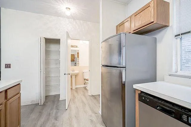 1615 S Newberry Ave — Photo 5
