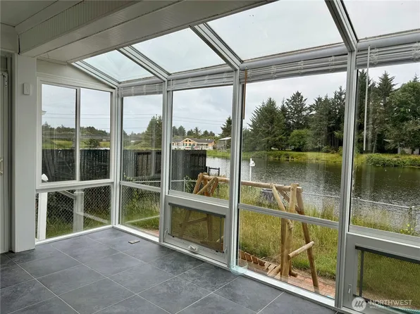 137 Canal Drive NE, Ocean Shores, WA 98569