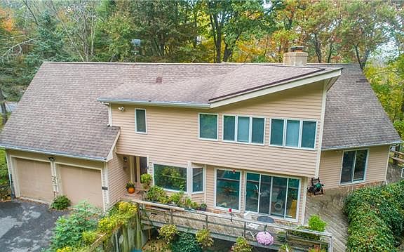 4th image of 35 Hilltop Dr