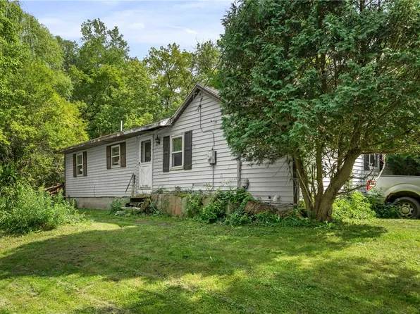 5 Depot Pl, Mumford, NY 14511