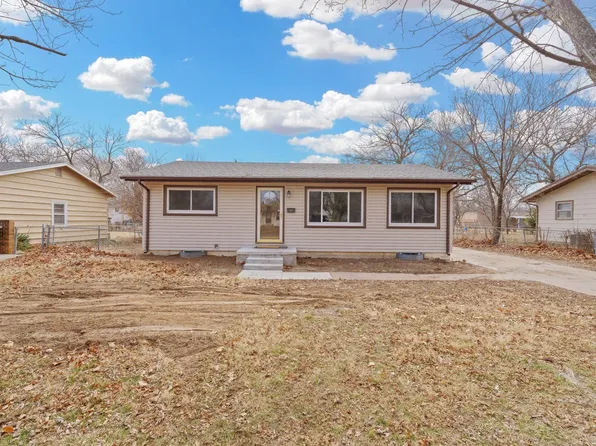 530 S Circle Dr, Derby, KS 67037