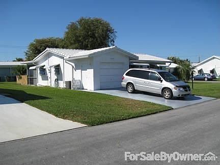 Other side : Look at the space!